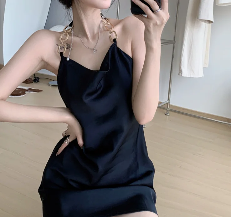 Chain Halterneck Backless Fashion Dress