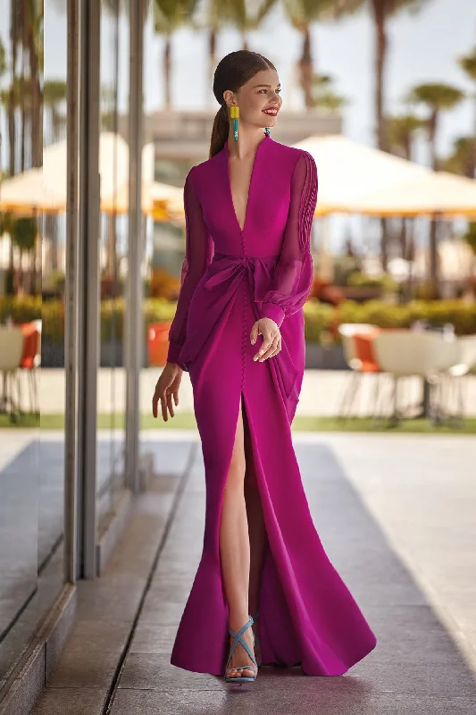 Deep V neckline crepe dress