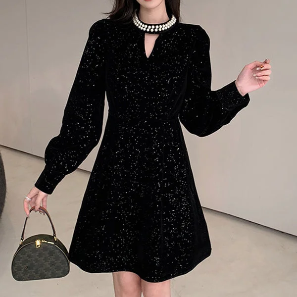 Hollow Pearl Stand Collar Black Velvet Dress